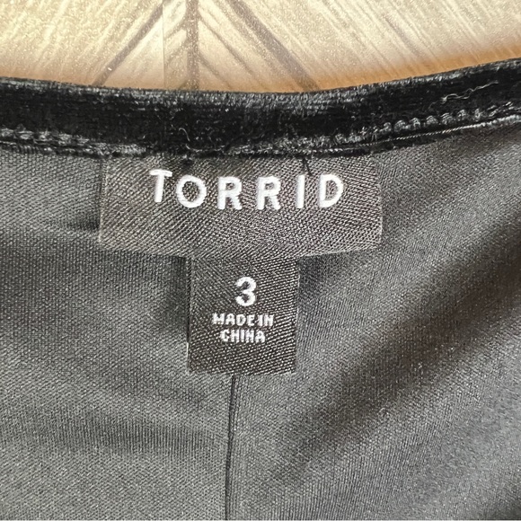 TORRID Black Velvet Burnout Leopard Peplum Top - Picture 5 of 11